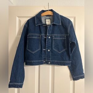NWT Abercrombie & Fitch Classic Blue Cropped Jean Jacket Size Small